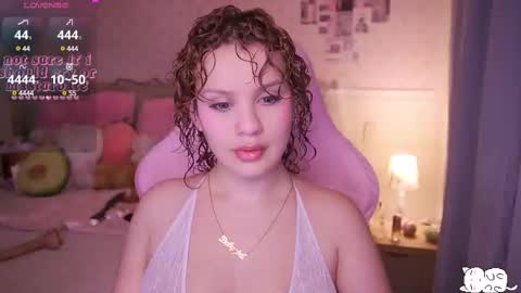 Snapshot of angelytaxx chatting on 02/11/25, 07:02 Angel online show from 02/11/25, 07:02