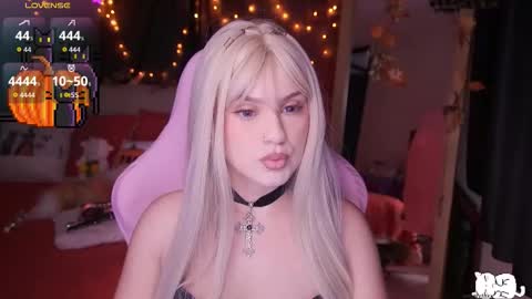 Snapshot of angelytaxx chatting on 10/11/25, 11:47 Angel online show from 10/11/25, 11:47