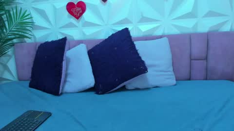 anggie online show from 04/01/26, 01:52