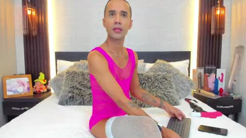 Snapshot of anghel_stone chatting on 07/18/26, 02:16 Anghel Stone online show from 07/18/26, 02:16