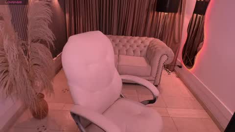 angie_smith_x online show from 04/13/26, 11:16