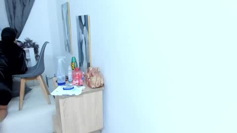 Snapshot of angie_will chatting on 02/12/25, 05:15 A N G I E.  online show from 02/12/25, 05:15