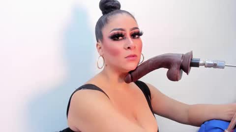 Snapshot of angie_will chatting on 03/04/25, 09:54 A N G I E.  online show from 03/04/25, 09:54