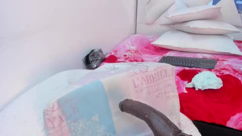 Snapshot of angie_will chatting on 03/08/25, 05:17 A N G I E.  online show from 03/08/25, 05:17