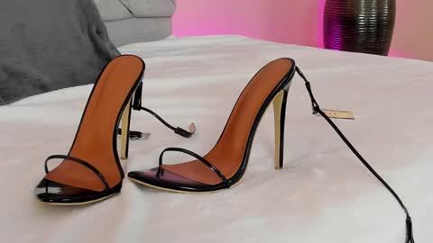 Snapshot of angieebaezz chatting on 02/26/25, 03:52 Angie online show from 02/26/25, 03:52