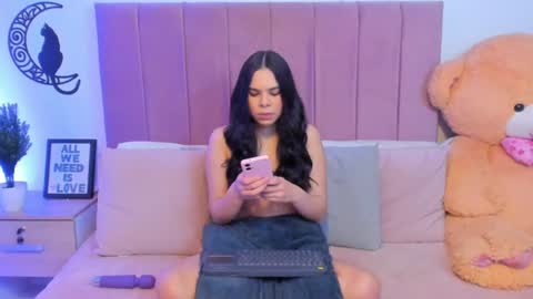 Snapshot of angiegriffin chatting on 01/09/25, 03:15 Milo ----       online show from 01/09/25, 03:15