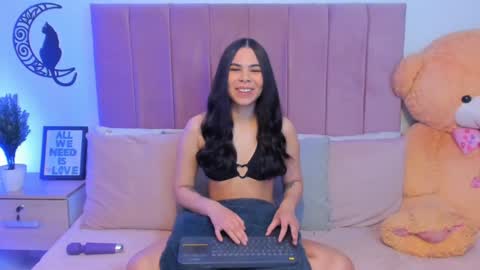 Snapshot of angiegriffin chatting on 02/04/25, 03:44 Milo ----       online show from 02/04/25, 03:44