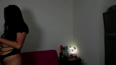 Snapshot of angielee01 chatting on 05/30/26, 12:13 Angie y Andres online show from 05/30/26, 12:13