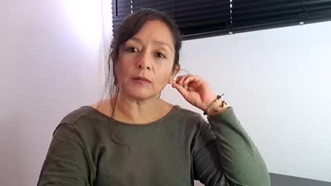 Snapshot of angiessita chatting on 03/05/25, 04:57 Angie online show from 03/05/25, 04:57