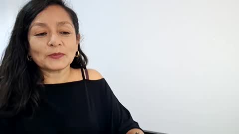 Snapshot of angiessita chatting on 03/10/25, 10:02 Angie online show from 03/10/25, 10:02