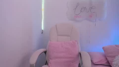 Snapshot of angiiebylpz chatting on 02/06/25, 04:25 violeth lopez online show from 02/06/25, 04:25