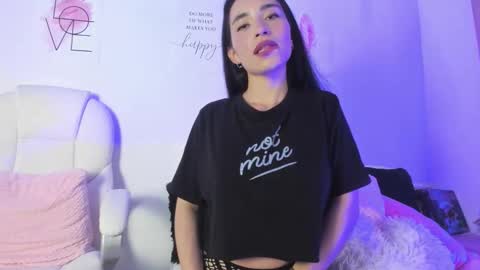 Snapshot of angiiebylpz chatting on 11/17/25, 01:11 violeth lopez online show from 11/17/25, 01:11