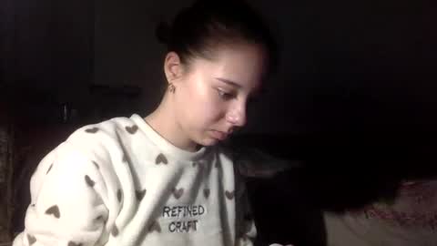Snapshot of angle_cute05 chatting on 04/26/26, 09:12 Angel Cute online show from 04/26/26, 09:12