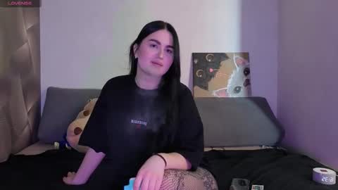 Snapshot of anglices chatting on 03/08/26, 01:26 Lili online show from 03/08/26, 01:26