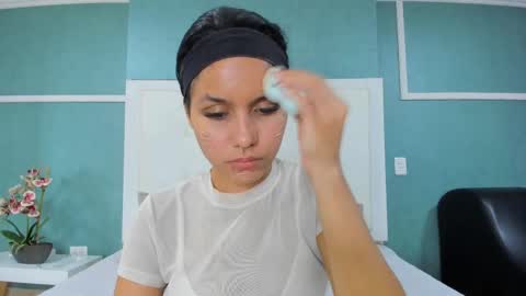 Snapshot of ania_gomez chatting on 09/20/25, 09:38 Ania online show from 09/20/25, 09:38