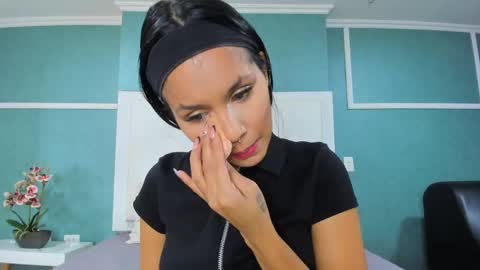 Snapshot of ania_gomez chatting on 09/29/25, 10:03 Ania online show from 09/29/25, 10:03