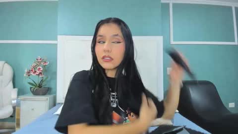 Ania online show from 11/29/25, 10:13