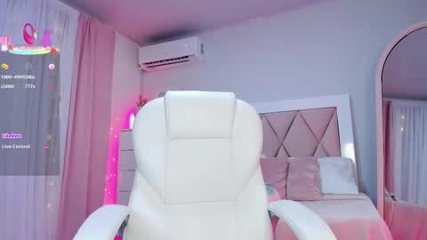 Snapshot of ania_sweet chatting on 03/01/25, 03:43 Ania online show from 03/01/25, 03:43