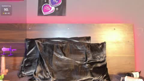 Snapshot of aniaa_rouse chatting on 04/20/26, 04:10 ANIA online show from 04/20/26, 04:10