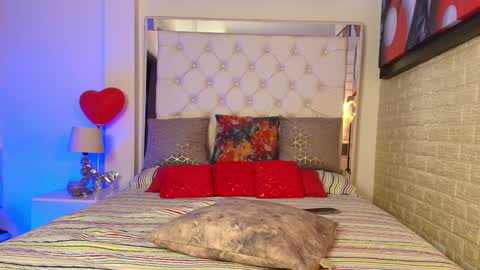 laura  online show from 03/08/25, 05:17