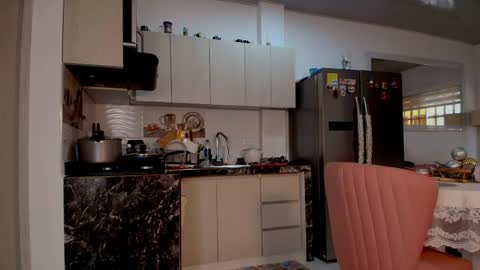 laura  online show from 04/28/26, 04:23