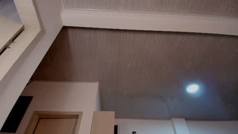 laura  online show from 07/12/26, 09:06