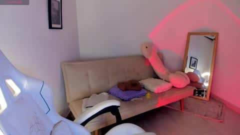 Snapshot of aniie_pink18 chatting on 06/07/26, 12:04 Maria online show from 06/07/26, 12:04