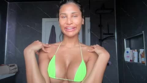 Snapshot of aniishaa chatting on 06/13/26, 10:46 anisha online show from 06/13/26, 10:46
