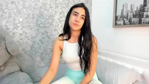 anika_h online show from 03/31/26, 12:16