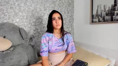 anika_h online show from 04/21/26, 12:22