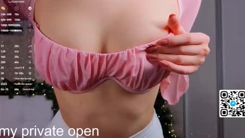 Snapshot of anika_heir chatting on 12/19/25, 04:58 Alice online show from 12/19/25, 04:58