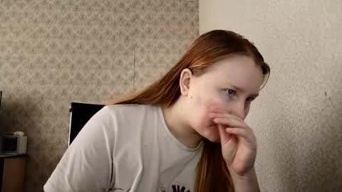 Snapshot of anika_lipps chatting on 09/12/25, 09:09 Anika online show from 09/12/25, 09:09