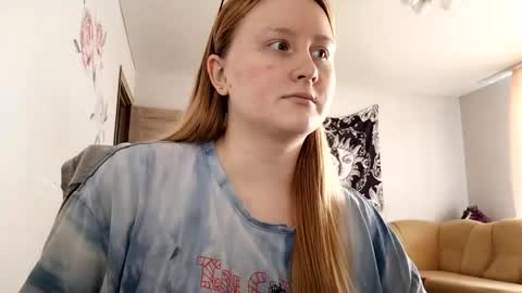 Snapshot of anika_lipps chatting on 09/19/25, 12:17 Anika online show from 09/19/25, 12:17