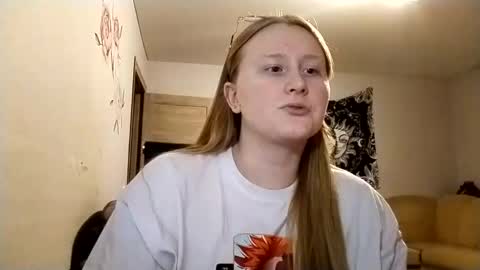 Snapshot of anika_lipps chatting on 09/26/25, 01:31 Anika online show from 09/26/25, 01:31