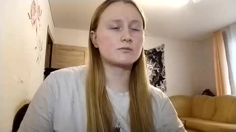 Snapshot of anika_lipps chatting on 10/08/25, 05:05 Anika online show from 10/08/25, 05:05