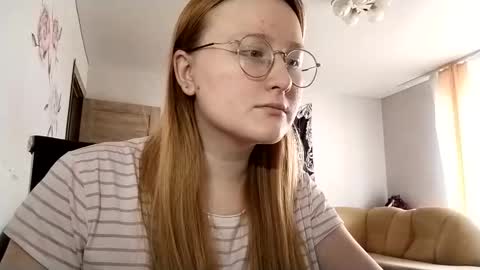 Snapshot of anika_lipps chatting on 10/18/25, 09:10 Anika online show from 10/18/25, 09:10