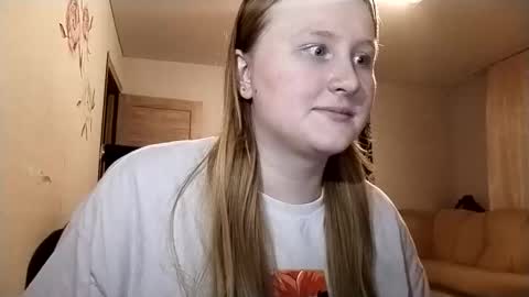 Snapshot of anika_lipps chatting on 10/31/25, 12:33 Anika online show from 10/31/25, 12:33