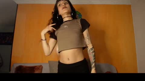 Snapshot of anika_lowen chatting on 02/05/26, 12:48 Anika And Lowen Your Thumbs Up Are Super Important For Us online show from 02/05/26, 12:48