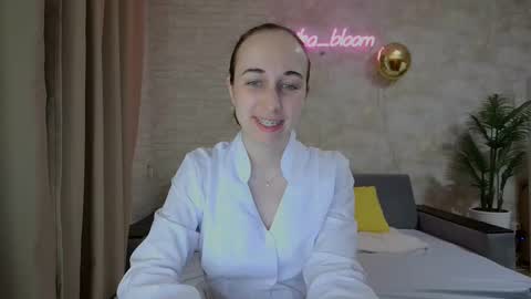 anikabloom online show from 02/17/25, 11:09