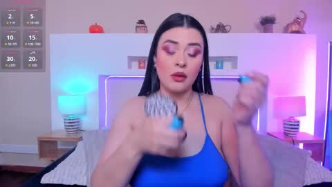 Snapshot of anikaromanof chatting on 01/19/26, 11:36 Anika Romano online show from 01/19/26, 11:36