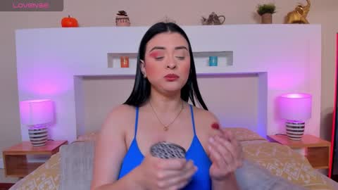 Snapshot of anikaromanof chatting on 02/10/26, 11:36 Anika Romano online show from 02/10/26, 11:36