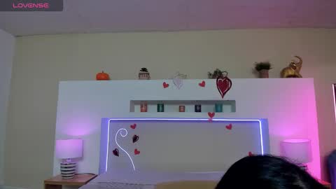 Snapshot of anikaromanof chatting on 02/16/26, 12:01 Anika Romano online show from 02/16/26, 12:01