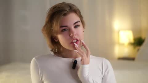 AnishaVivo online show from 11/27/25, 12:29