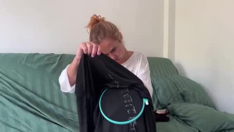 anita__hills online show from 12/31/24, 05:00