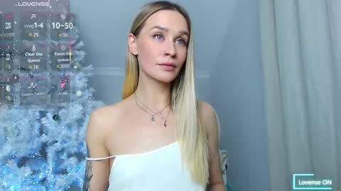 Snapshot of anita_delicious chatting on 12/21/25, 09:44 anita_delicious online show from 12/21/25, 09:44
