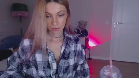 anita_moon_ online show from 10/15/25, 04:07