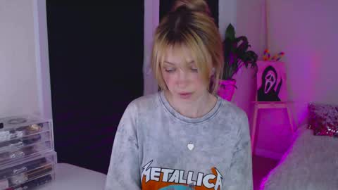 anita_moon_ online show from 04/15/26, 10:32