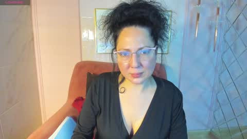 Snapshot of anita_muse chatting on 12/19/24, 02:35 Anita online show from 12/19/24, 02:35