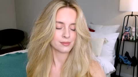 Anita online show from 10/24/25, 02:35