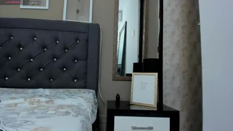 Anitafoxx online show from 11/18/25, 09:30